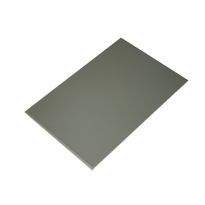 Immaculatam ferro compositum panel